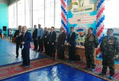 Георгий Любенков поддержал в Братске турнир по греко-римской борьбе среди юношей, посвященный 76-й годовщине Победы